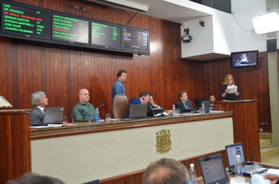 Professora Maria de Fátima Beato Corrêa da Silva falou representando os homenageados Professora Maria de Fátima Beato Corrêa da Silva falou representando os homenageados