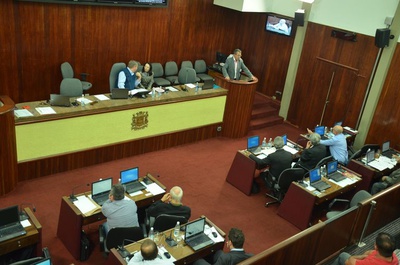 Câmara debate diretrizes orçamentárias para 2015