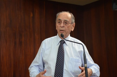 Câmara lamenta o falecimento do Doutor Tarcísio Germano de Lemos, vereador nas décadas de 1960, 1970 e 1980
