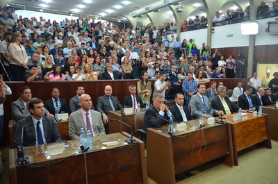 Cerimônia de Diplomação lota plenário da Câmara
