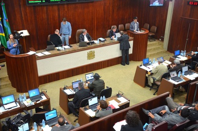 Notificação de multa de trânsito deve ser enviada com aviso de recebimento